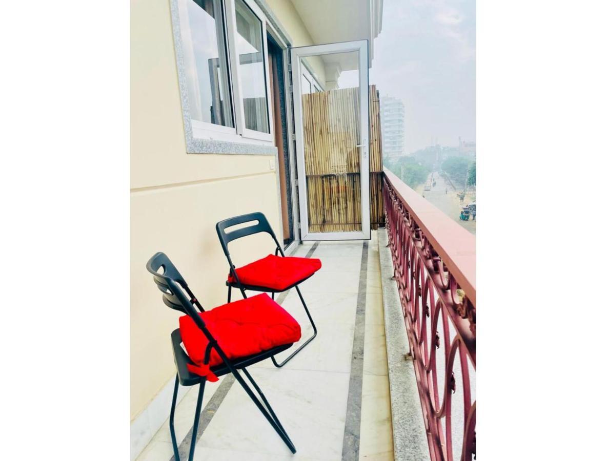 Bluo Studio2 Golf Course Road - Gym, Terrace Garden غورغاون المظهر الخارجي الصورة